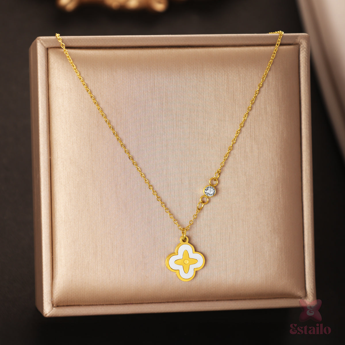 Glimmering Clover Necklace