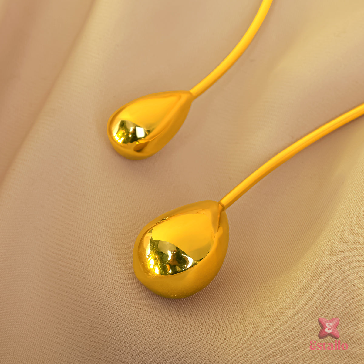 Midas Teardrop Choker Necklace