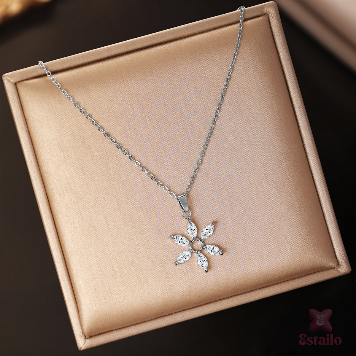 Gardenia Glamour Necklace