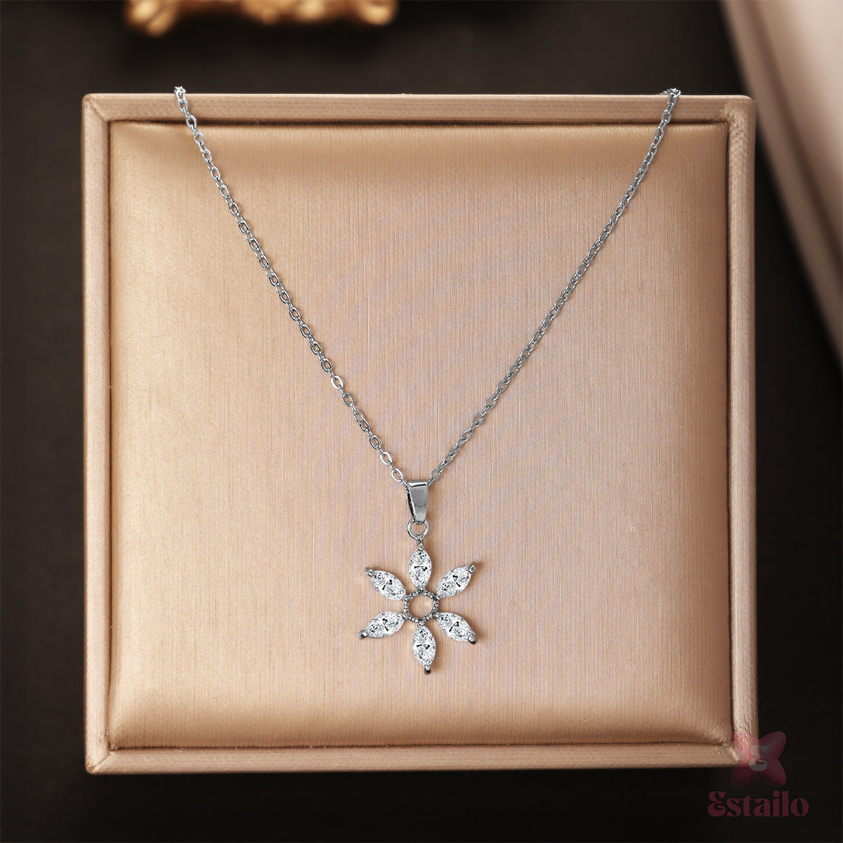 Gardenia Glamour Necklace