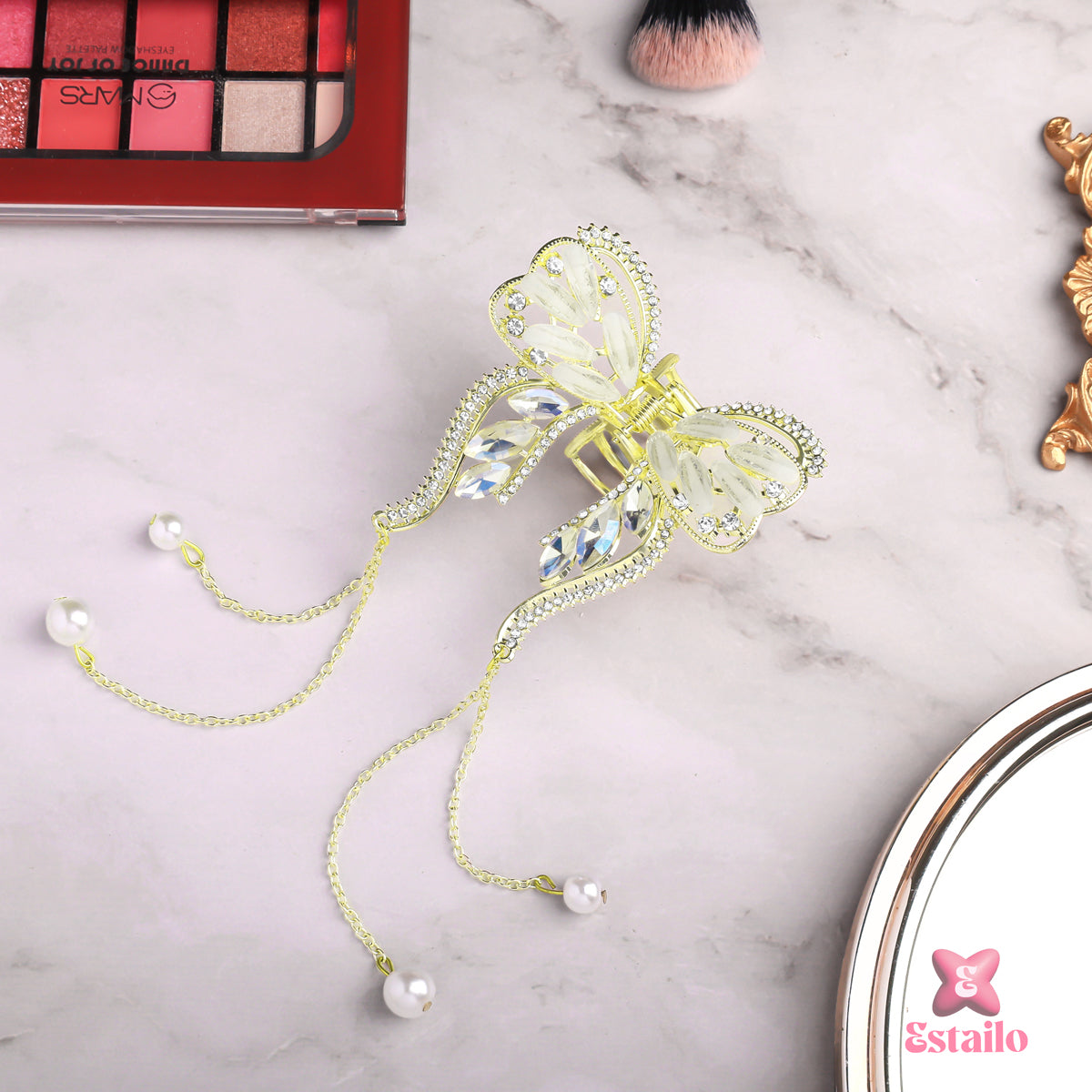 Golden Flutter Charm Claw