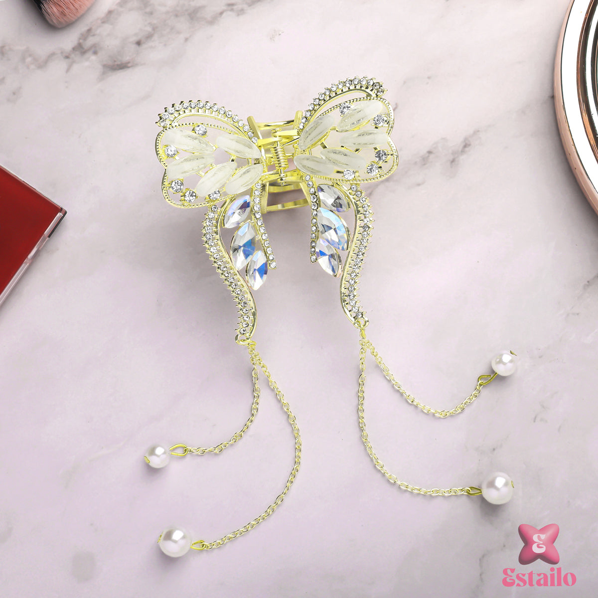 Golden Flutter Charm Claw