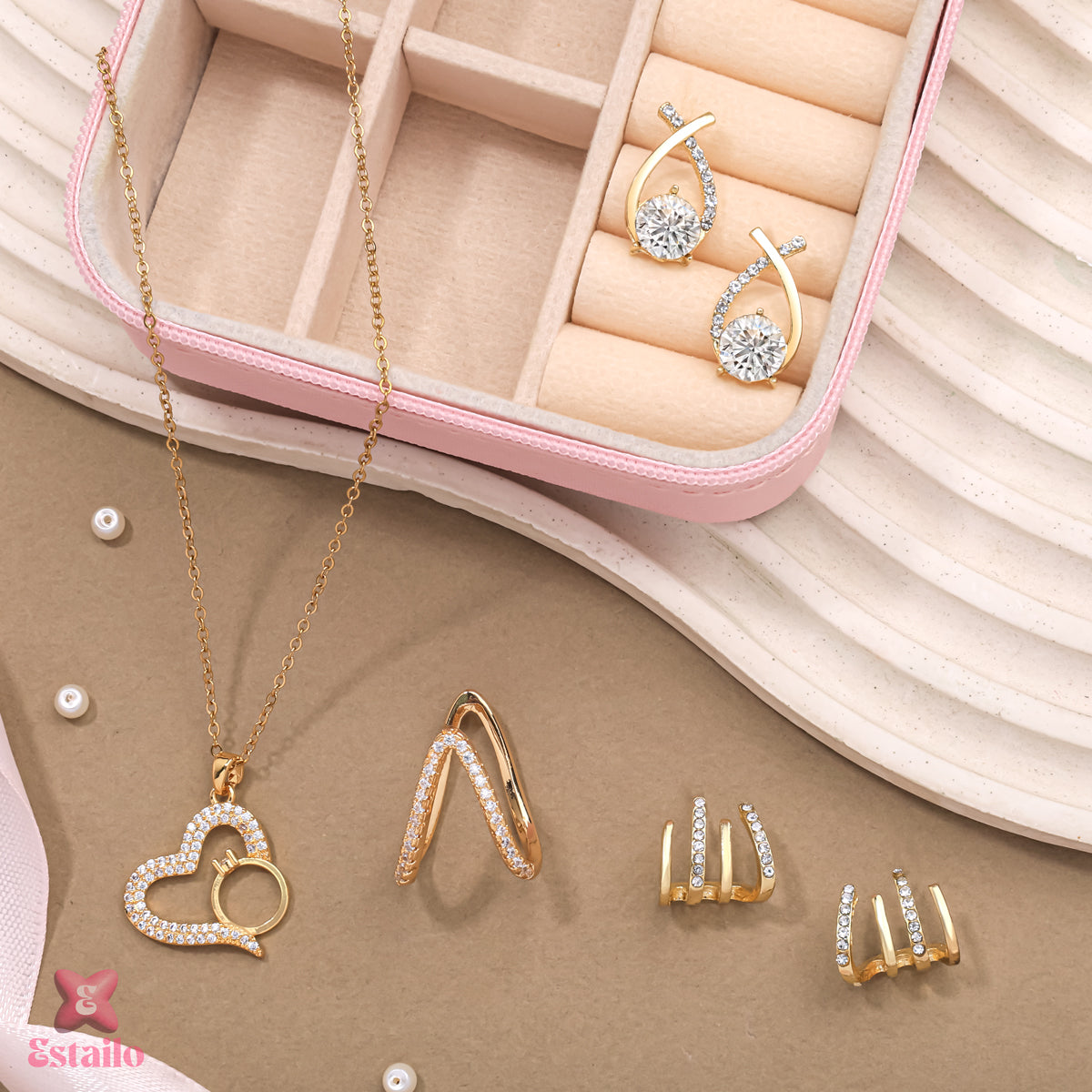 Queens' Trendy Treasure Box