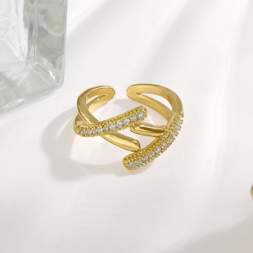 Solara Loop Gold Ring