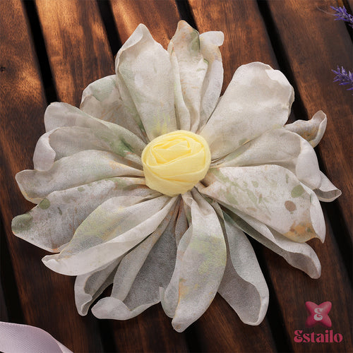 Daisy Glow Hair Clip