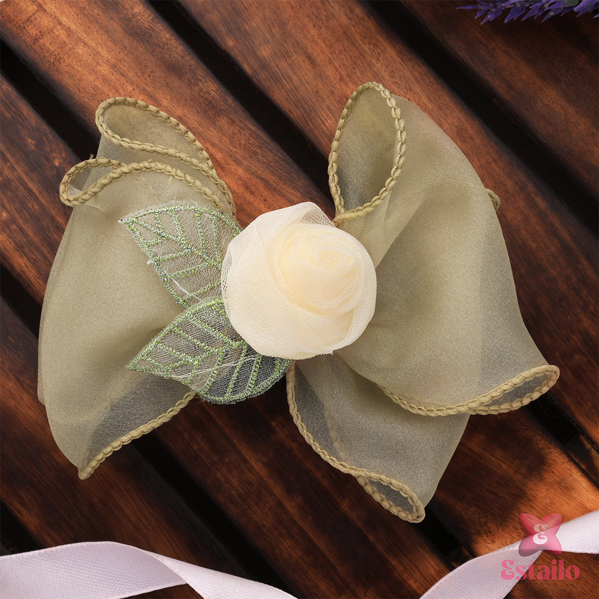 Willow Rose Elegance Bow Clip
