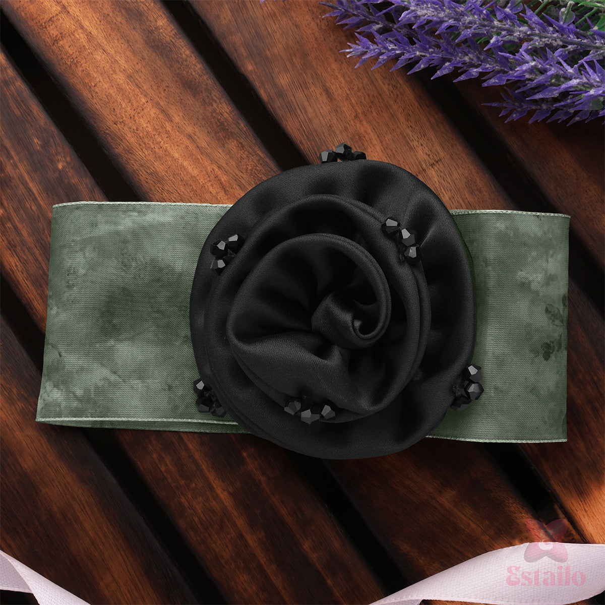 Raven Rose Clip