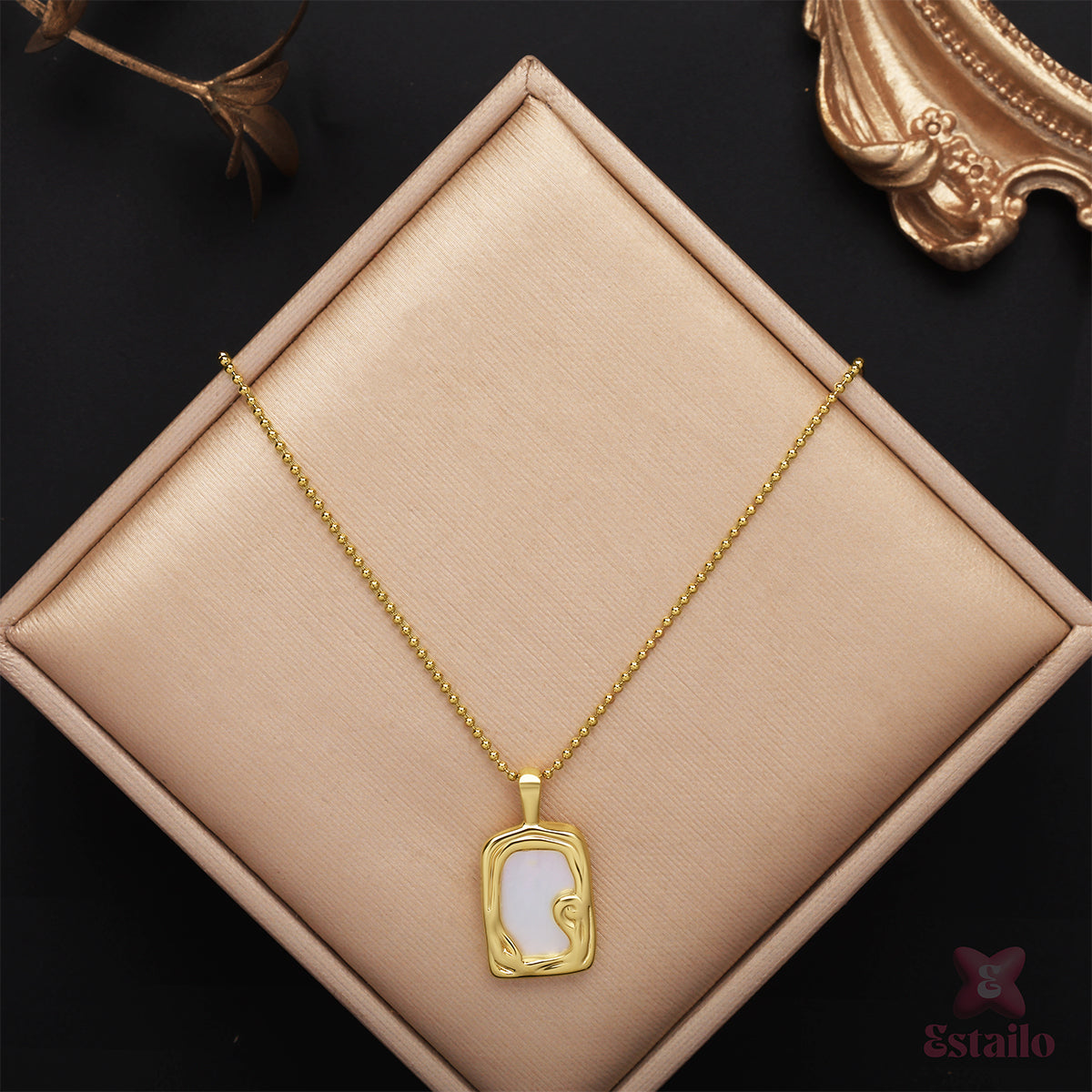 Golden Canvas Necklace