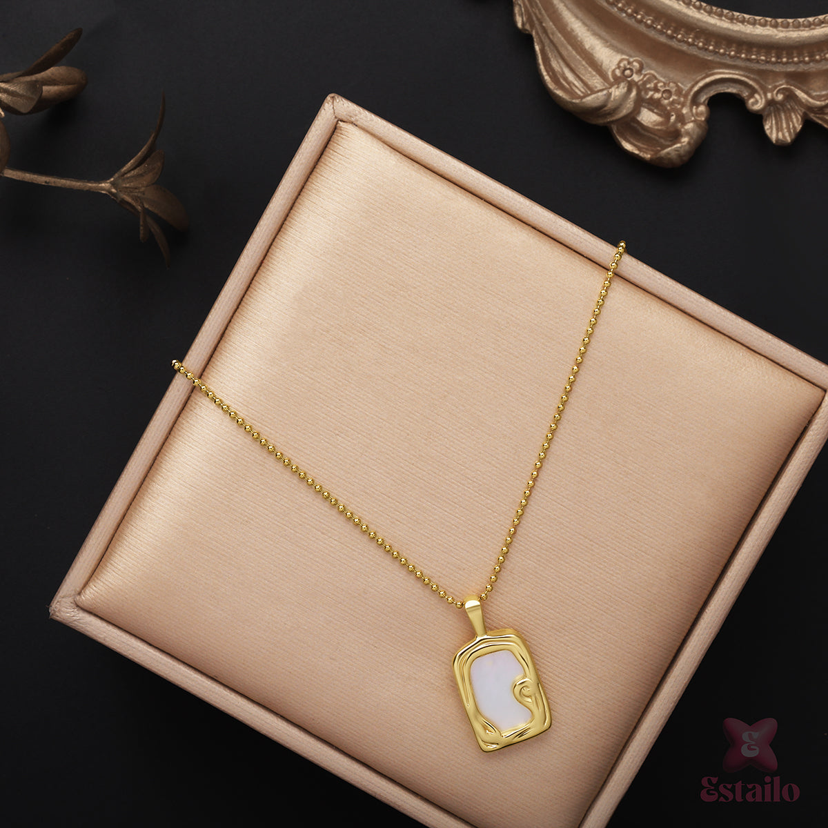 Golden Canvas Necklace