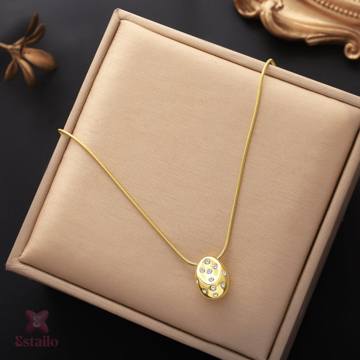 Ovaline Crystal Necklace