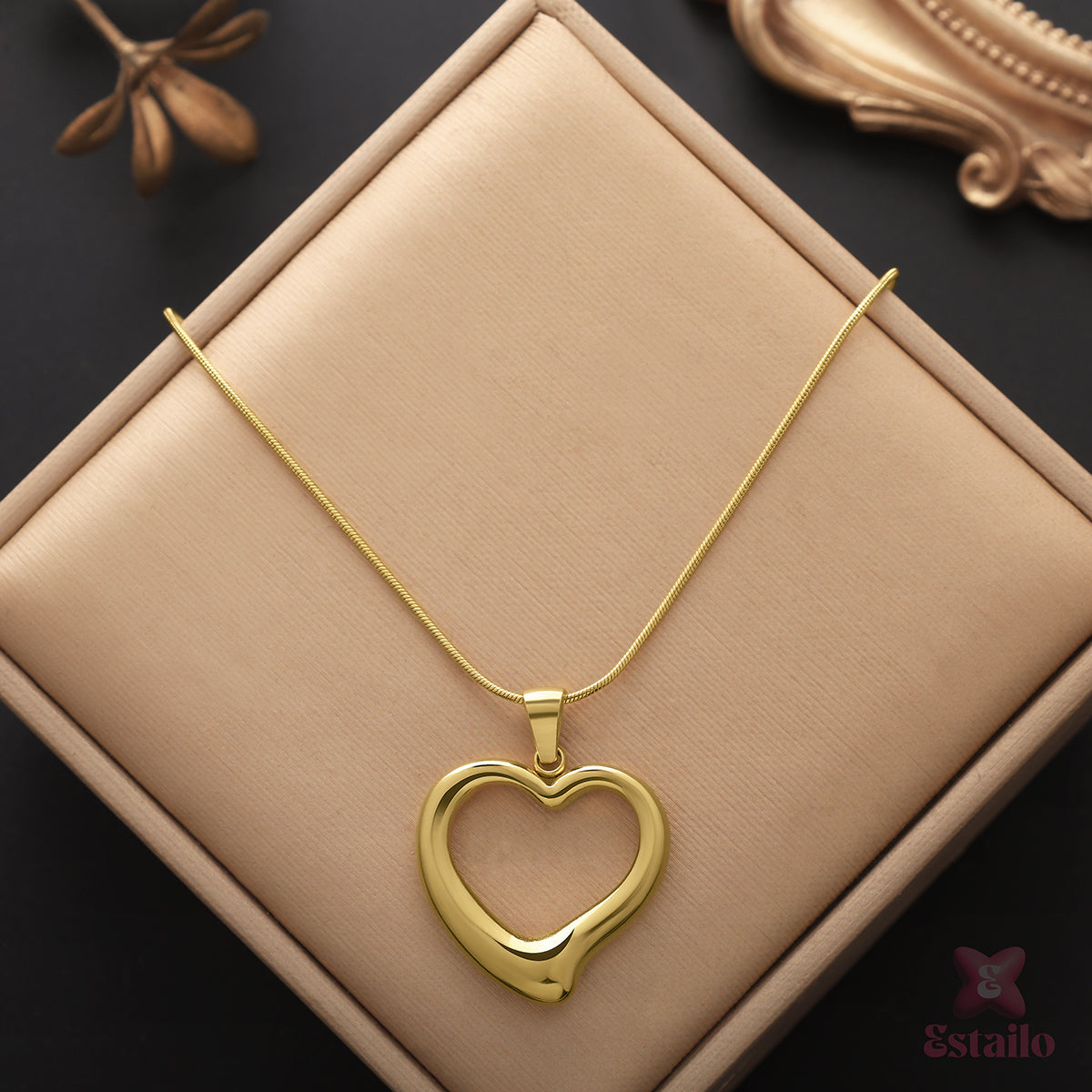 Prestige Gold Embrace Necklace