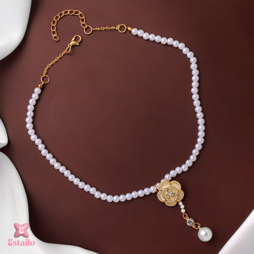 Pearl Drape Elegance Necklace