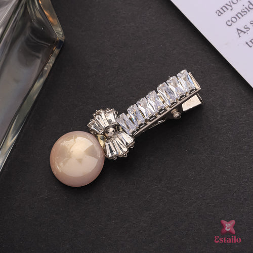 Elegant Pearl Clip