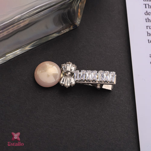 Elegant Pearl Clip