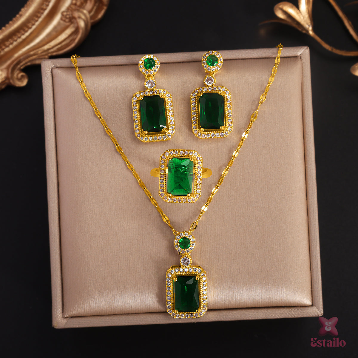 Glimmer Glow Neckpiece