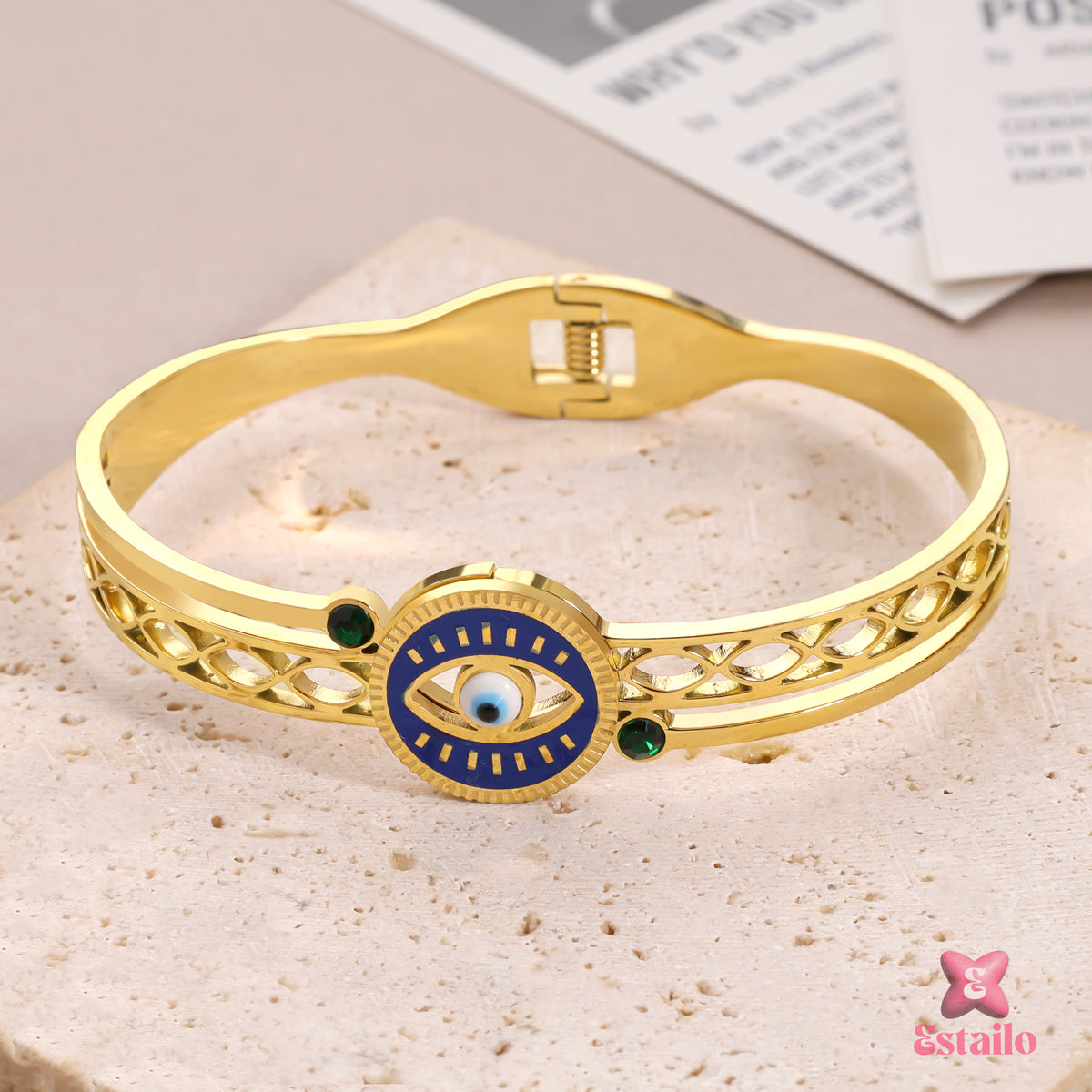 Emerald Eye Embrace Bracelet