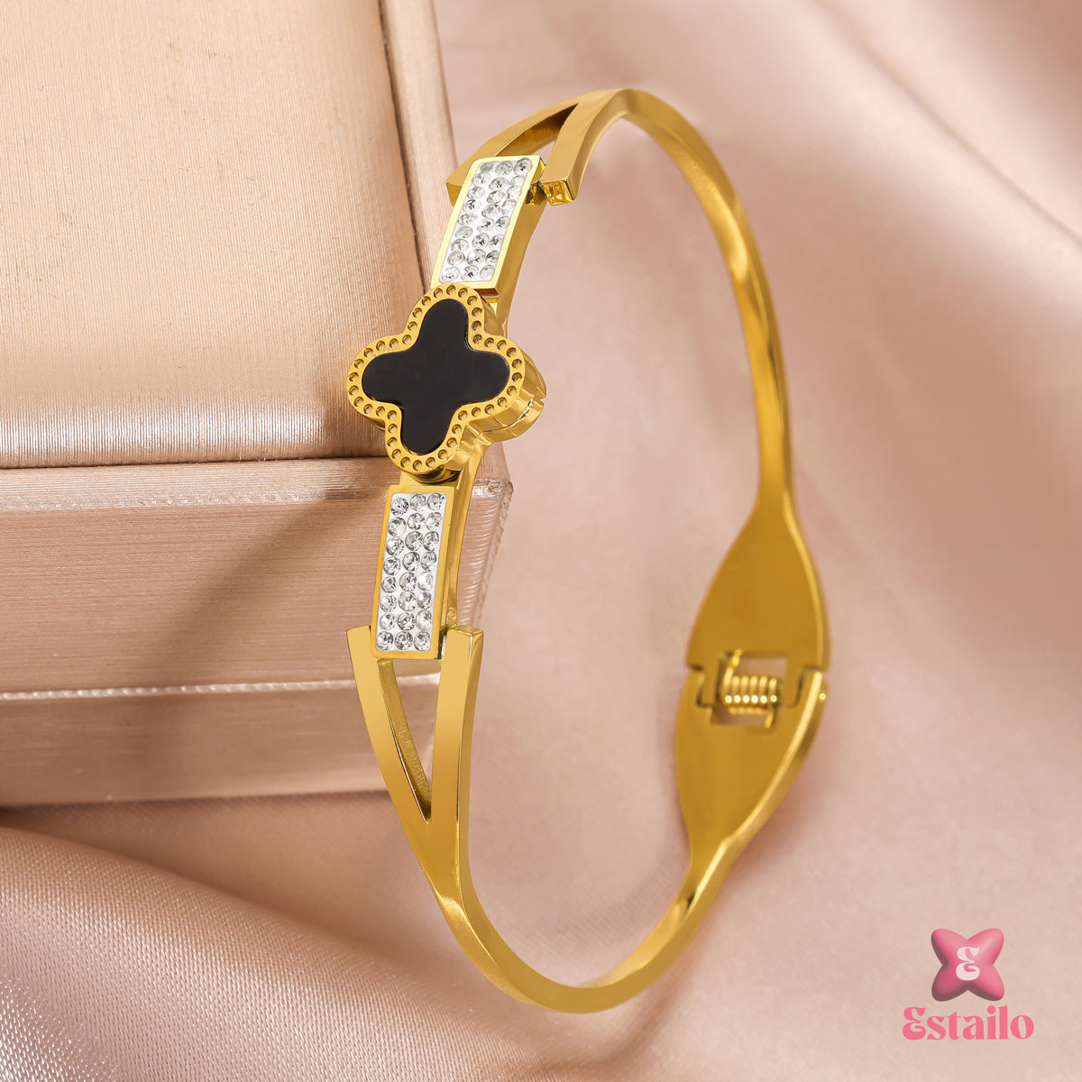 Black Clover Elegance Bracelet