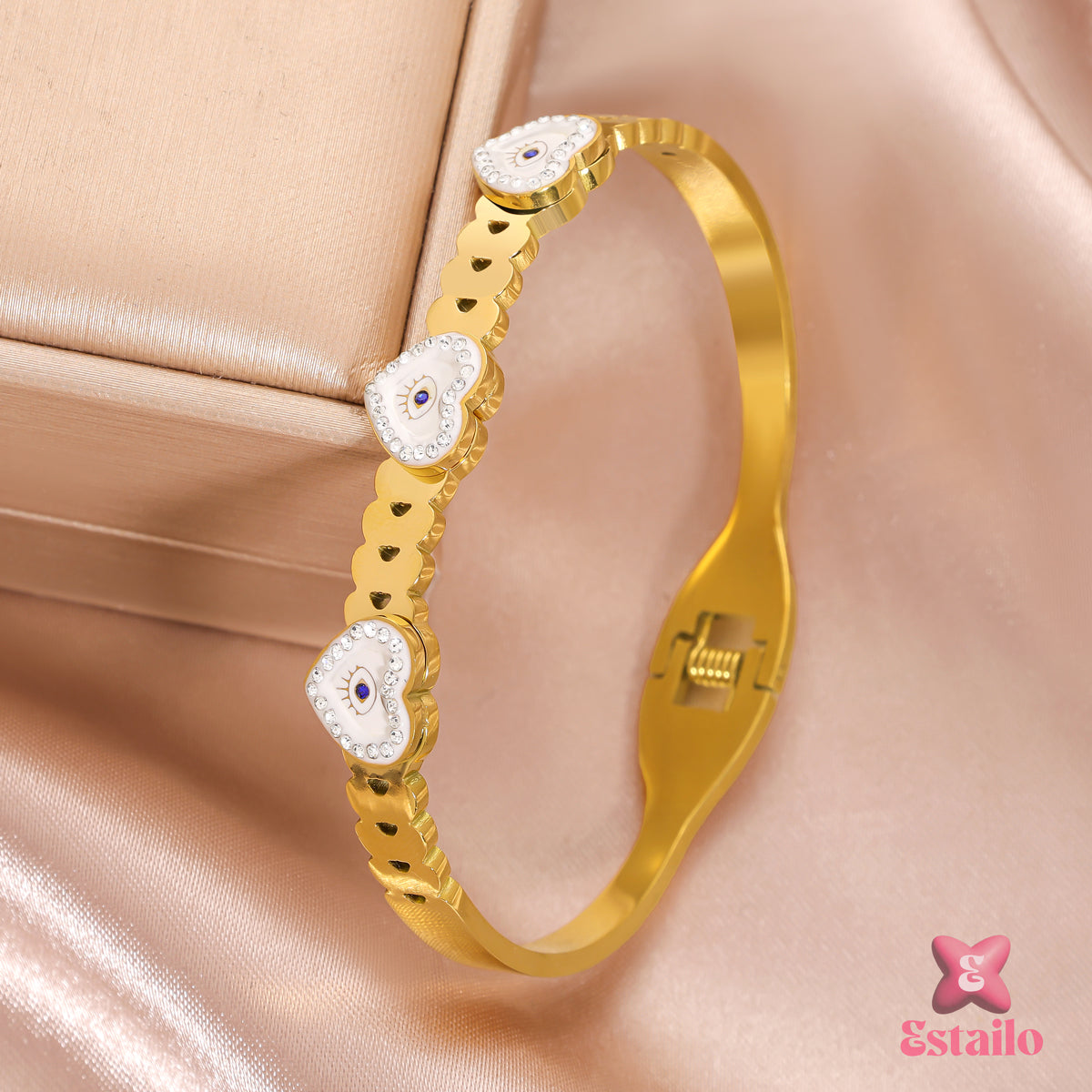 Golden Heart Gaze Bracelet