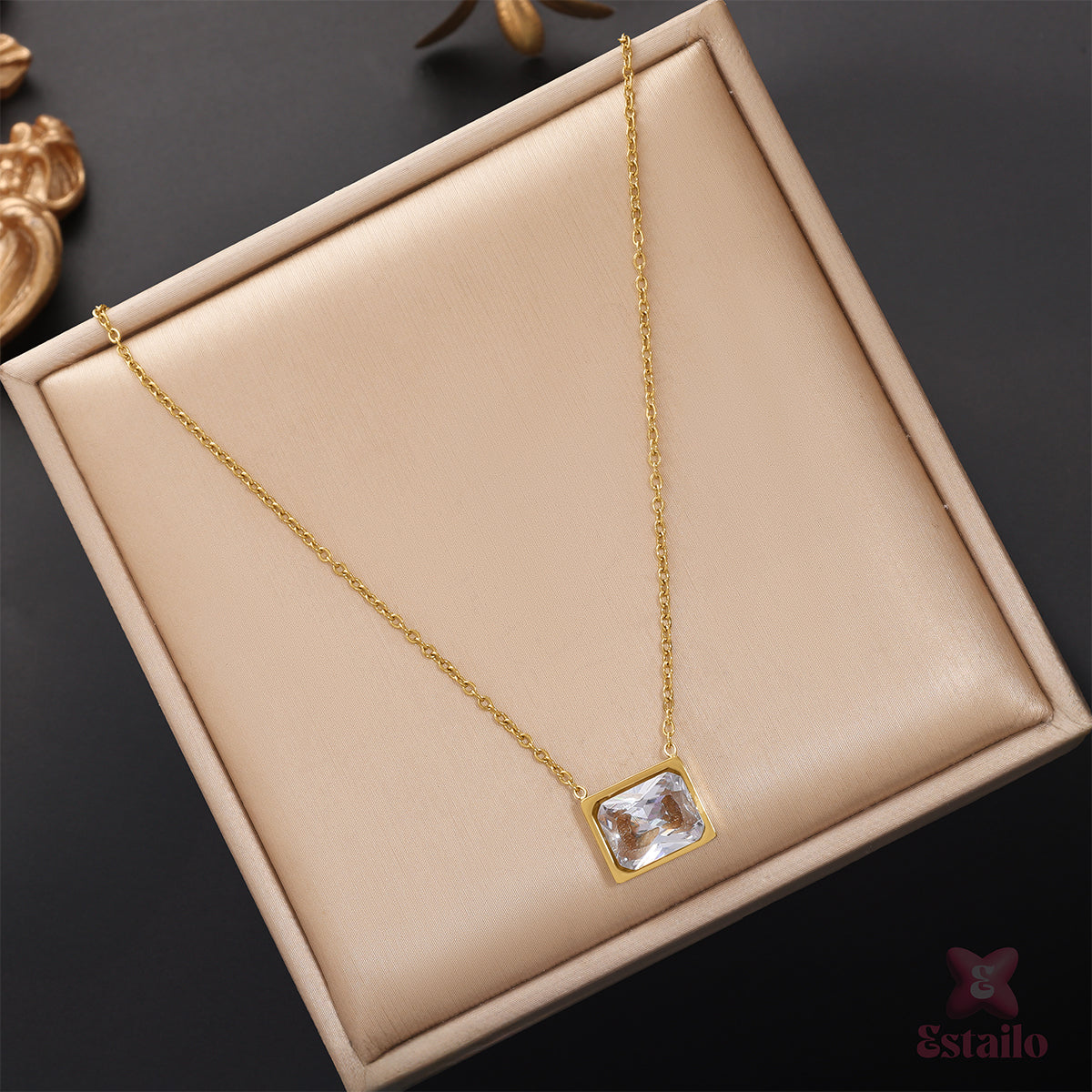 Estailo Golden Prism Necklace