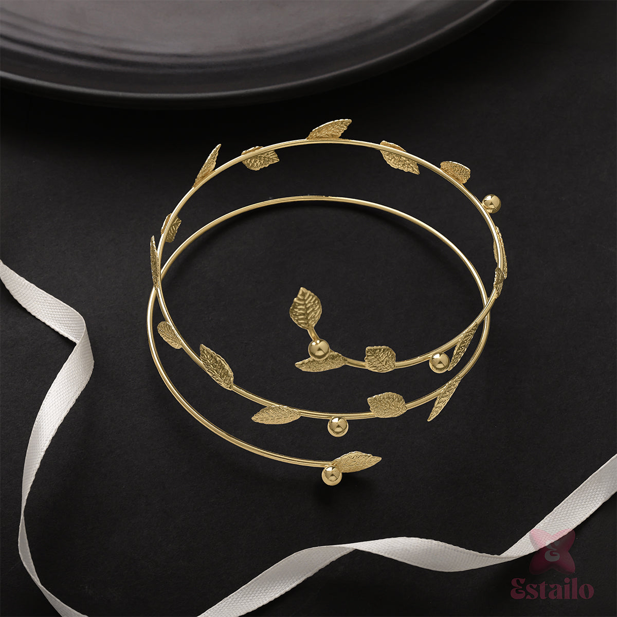 Elegant leaf Arm Cuff