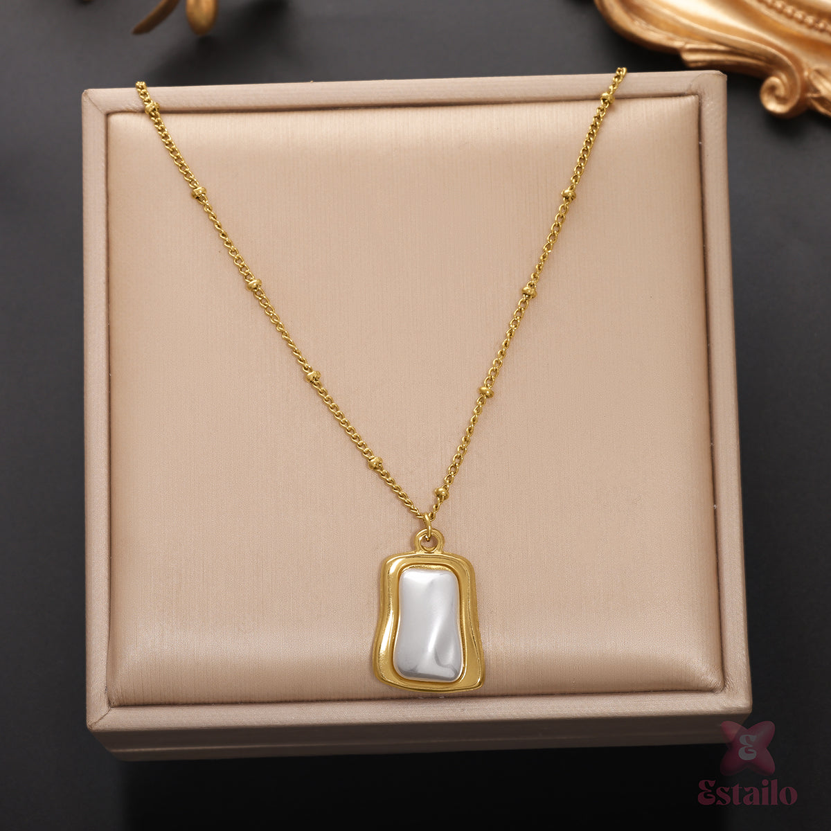 Irregular Pearl Elegance Necklace