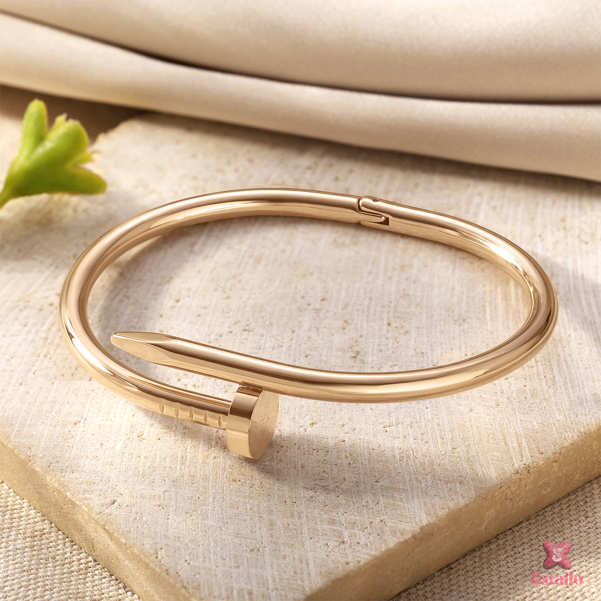 Modern Clou Bangle