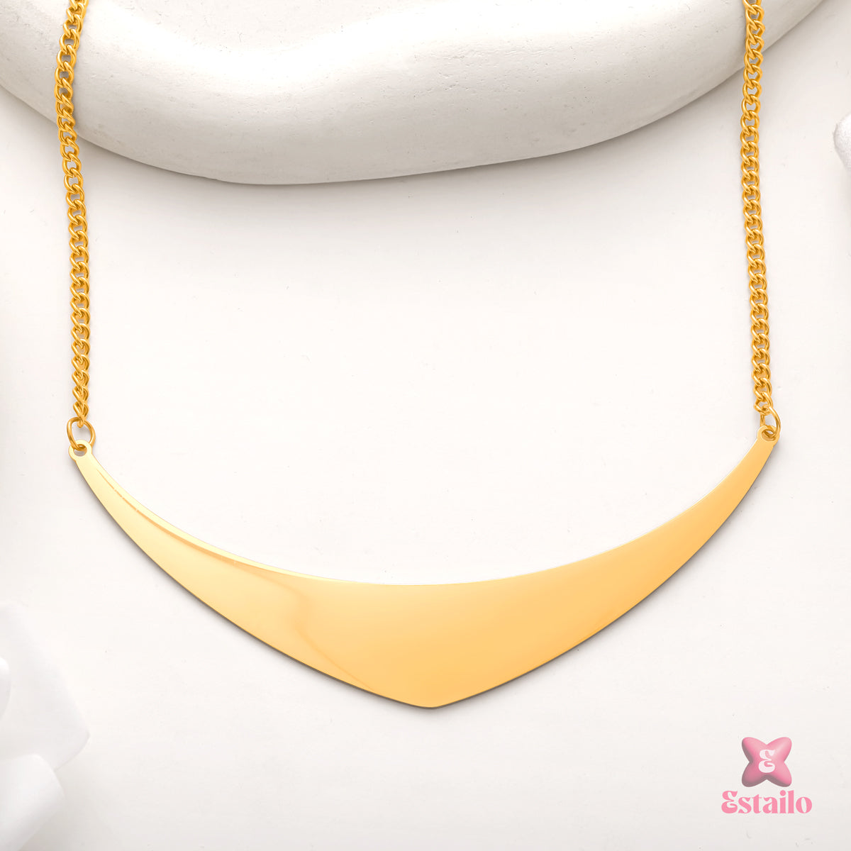 Radiant Curve Necklace