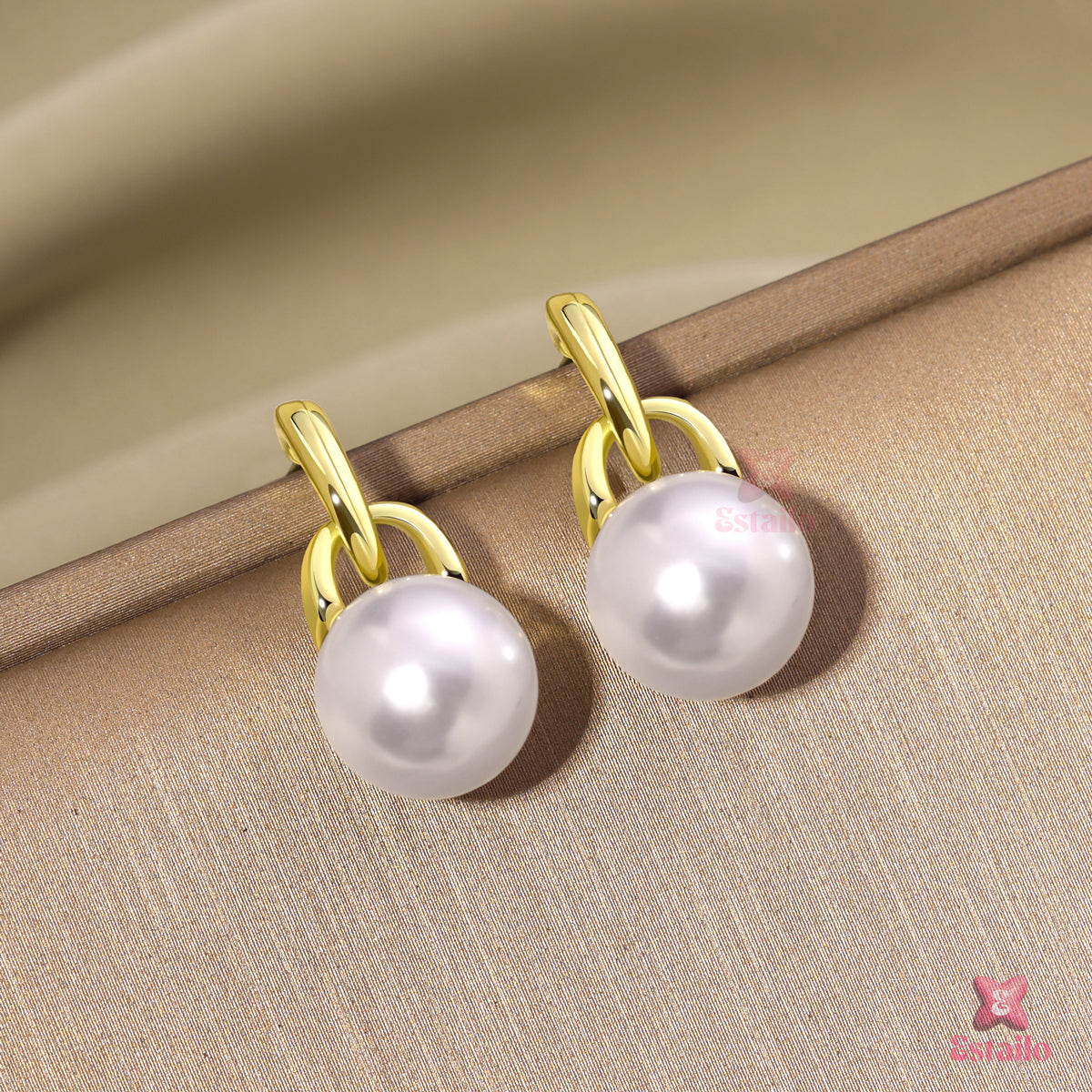 Modern Musse Pearl Earrings