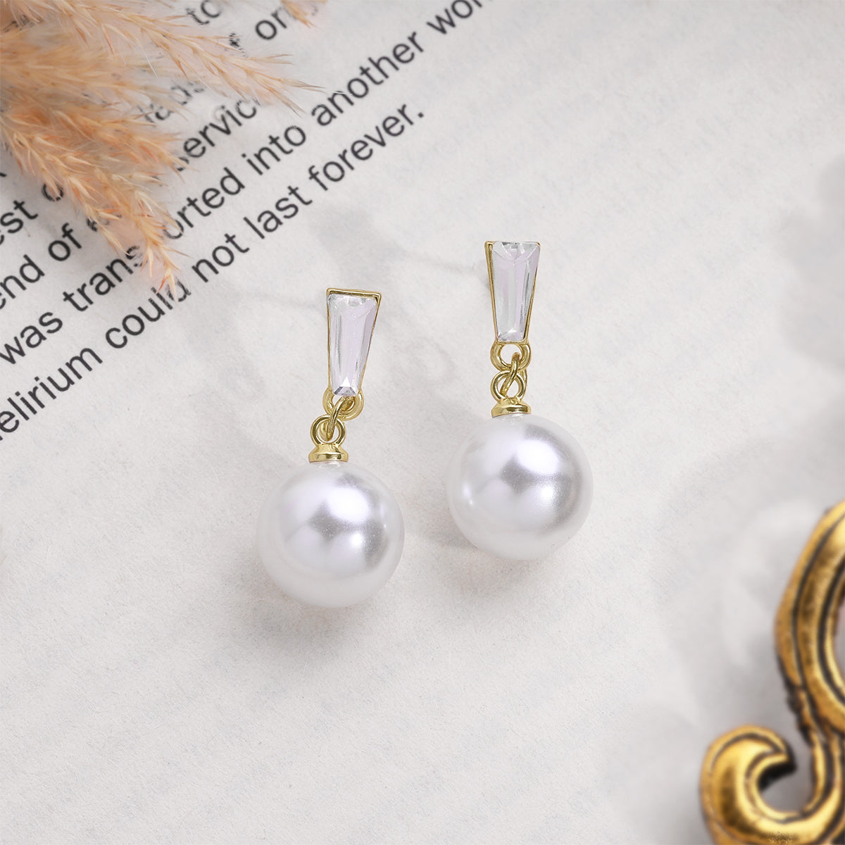 Ivory Pearl Elegance Earring
