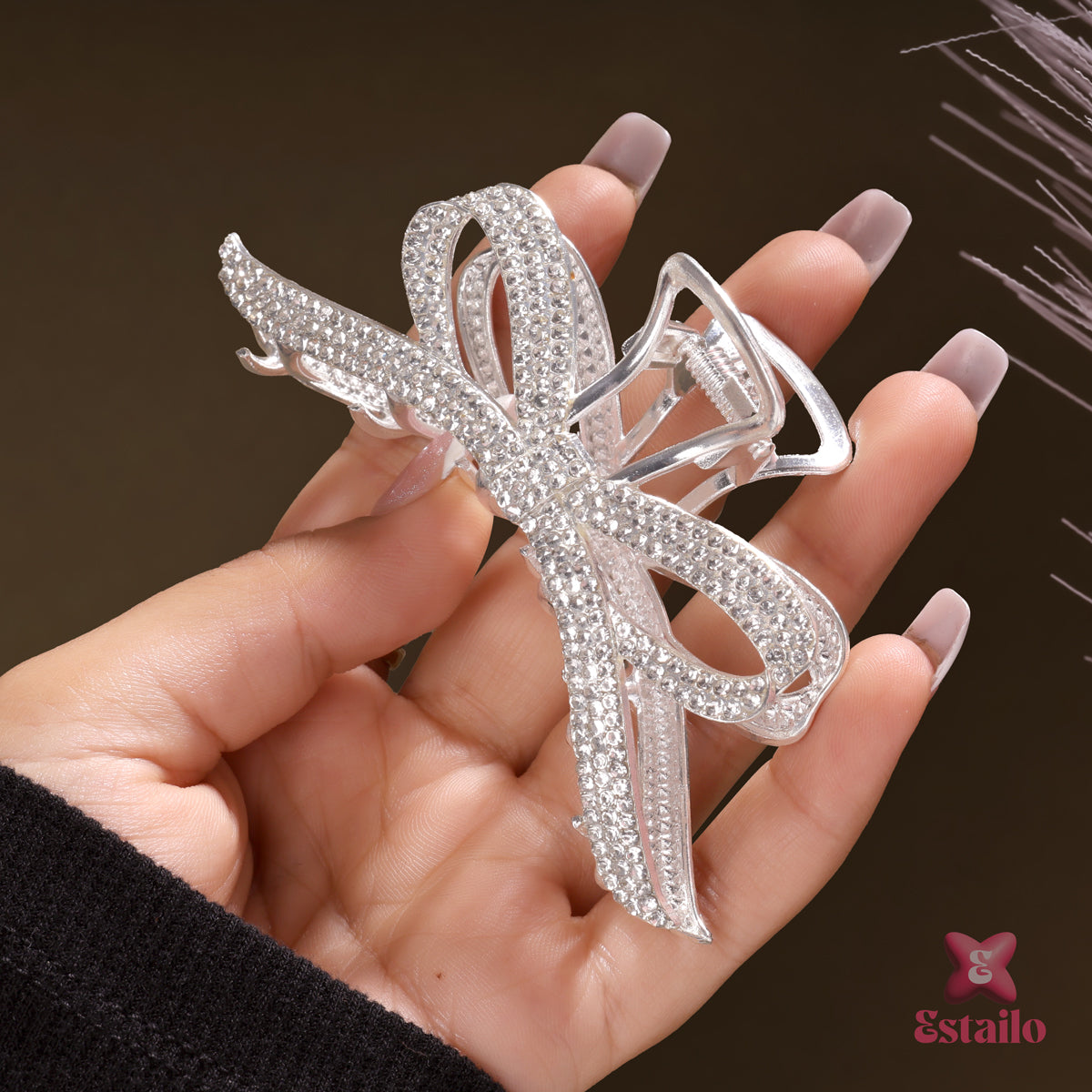 Elegant Crystal Bow Claw