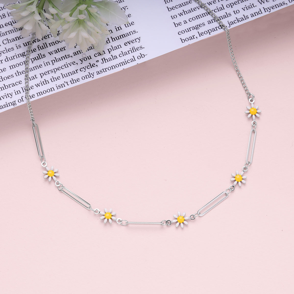 Spring Daisy Necklace