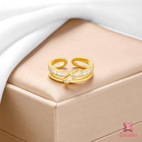 Crystalline Knot Ring