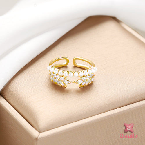 Pearl & Zirconia Embrace Ring