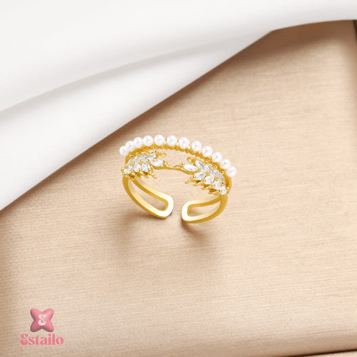 Pearl & Zirconia Embrace Ring