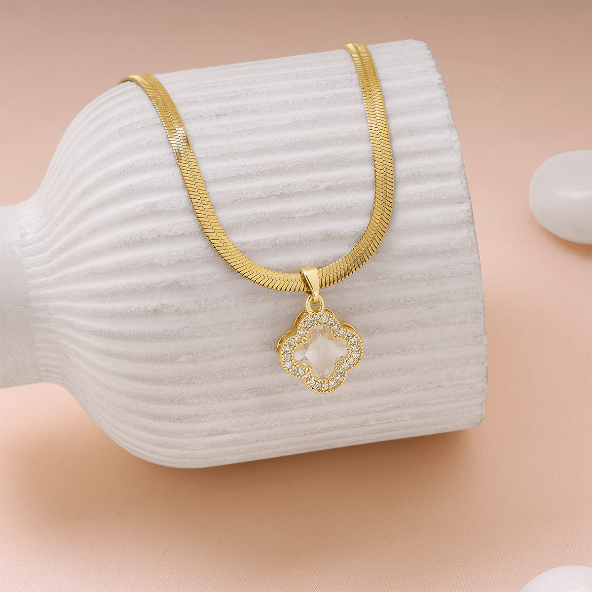 Golden Sleek Clover Necklace