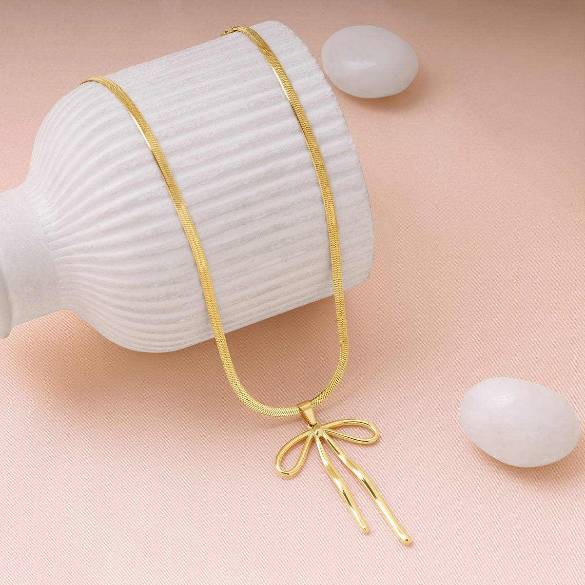 Elegant Ribbon Bow Necklace