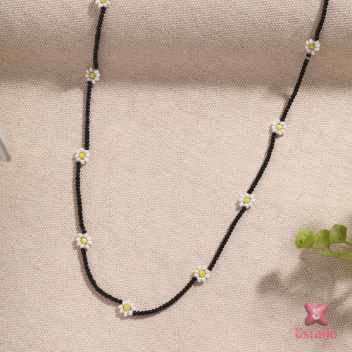 Tiny Daisy Trellis Necklace