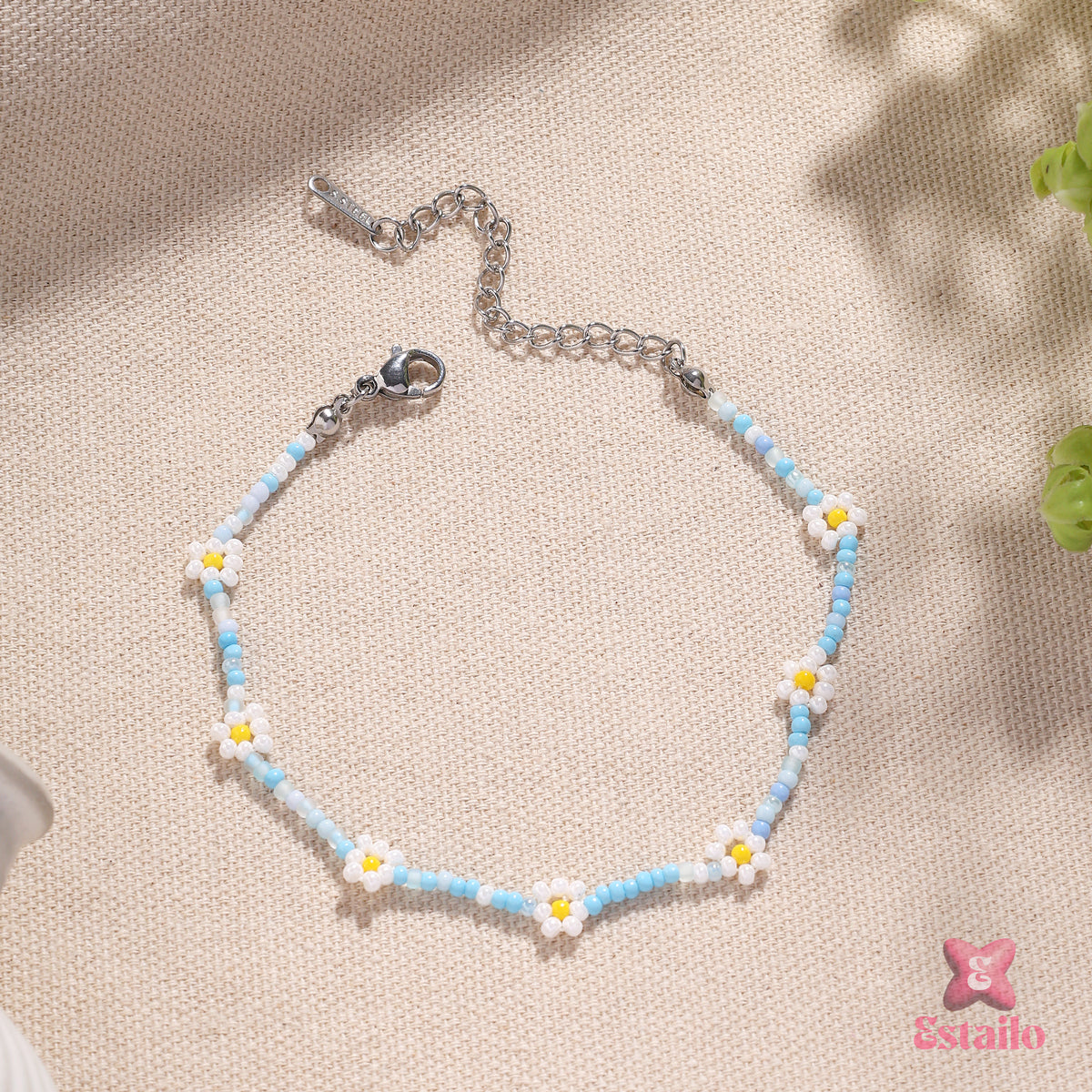Summer Daisy Charm Bracelet