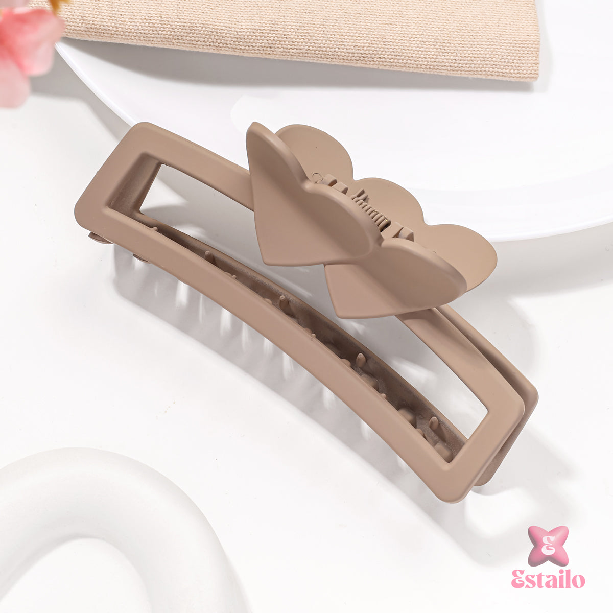 Chic Heart Clutcher