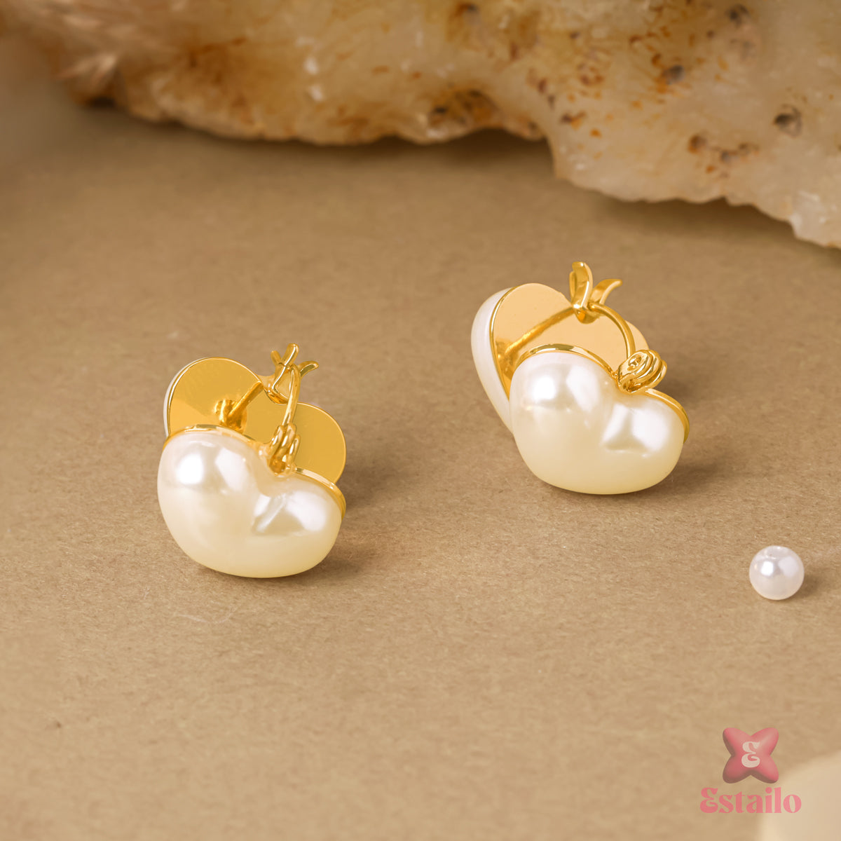 Elegance Heart Pearls Earring