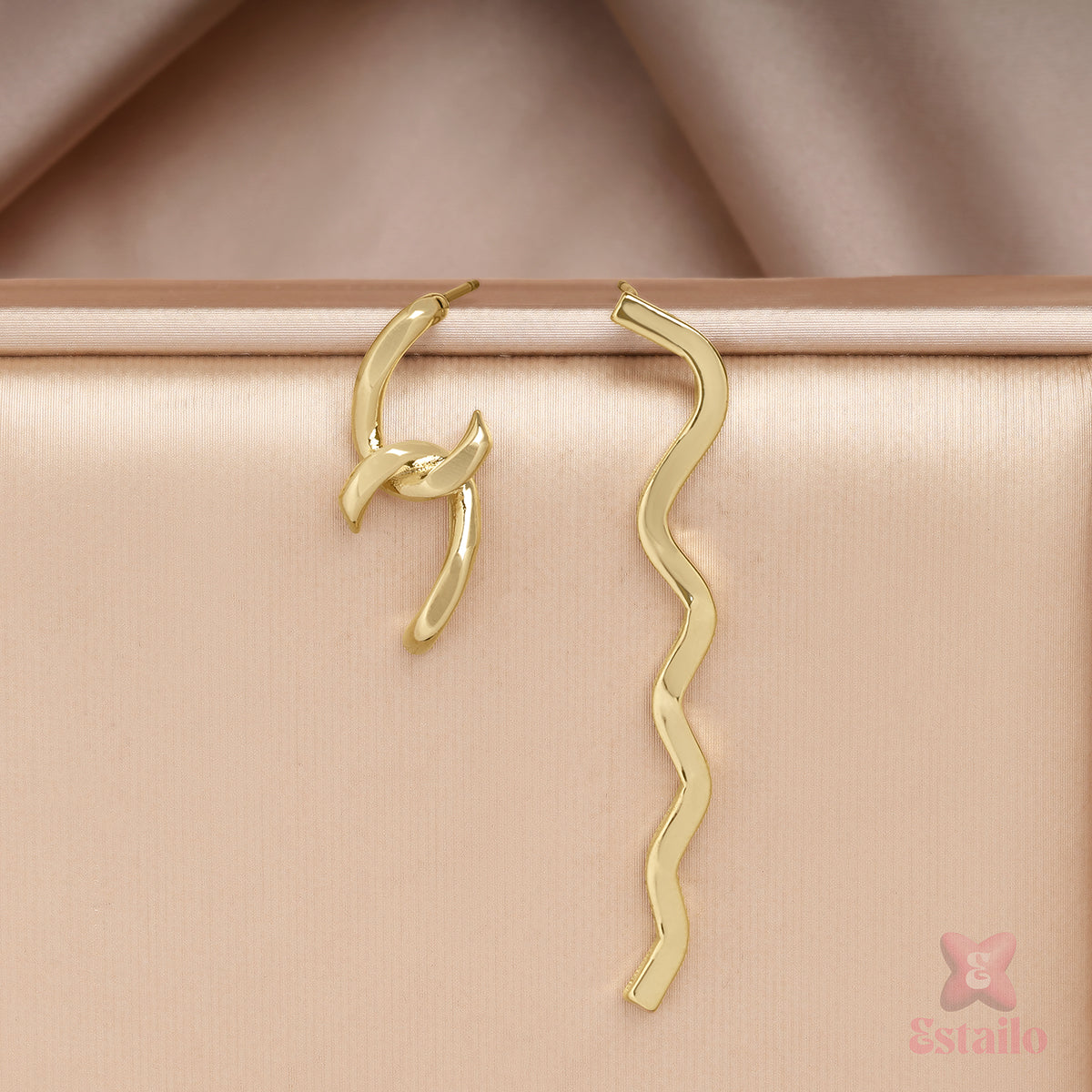 Squiggle Swirl Mismatched Earring