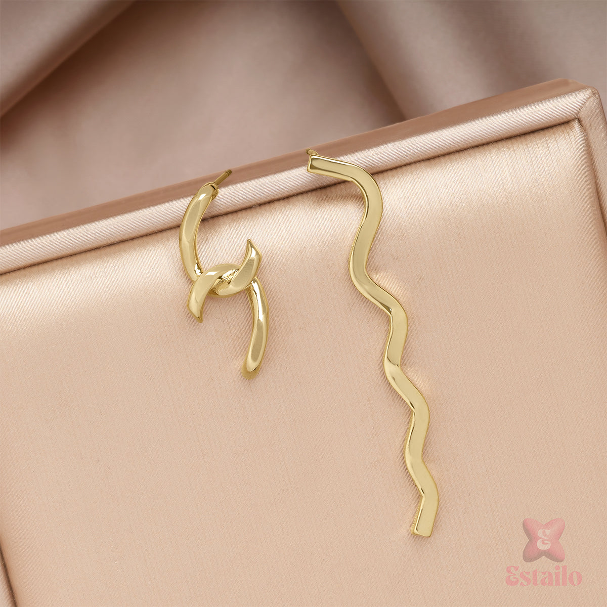 Squiggle Swirl Mismatched Earring