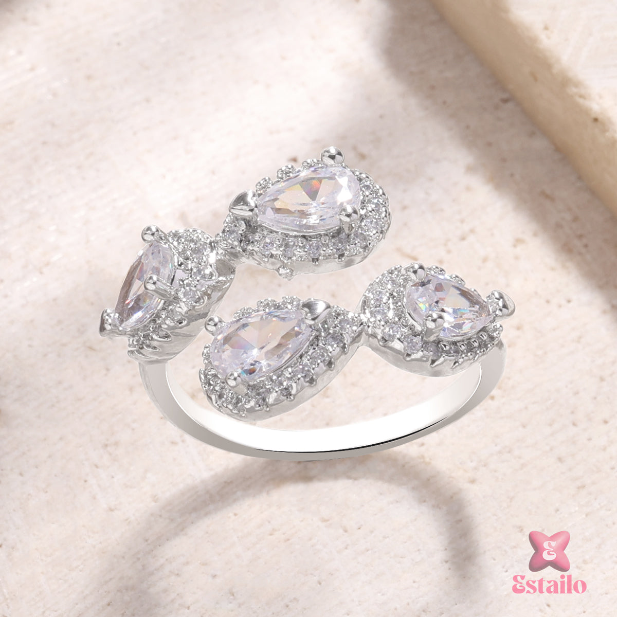 Estailo Pear Cascade Ring