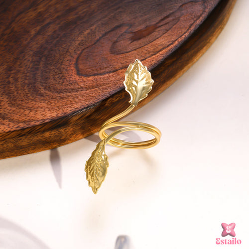 Golden Leaf Whirl Ring