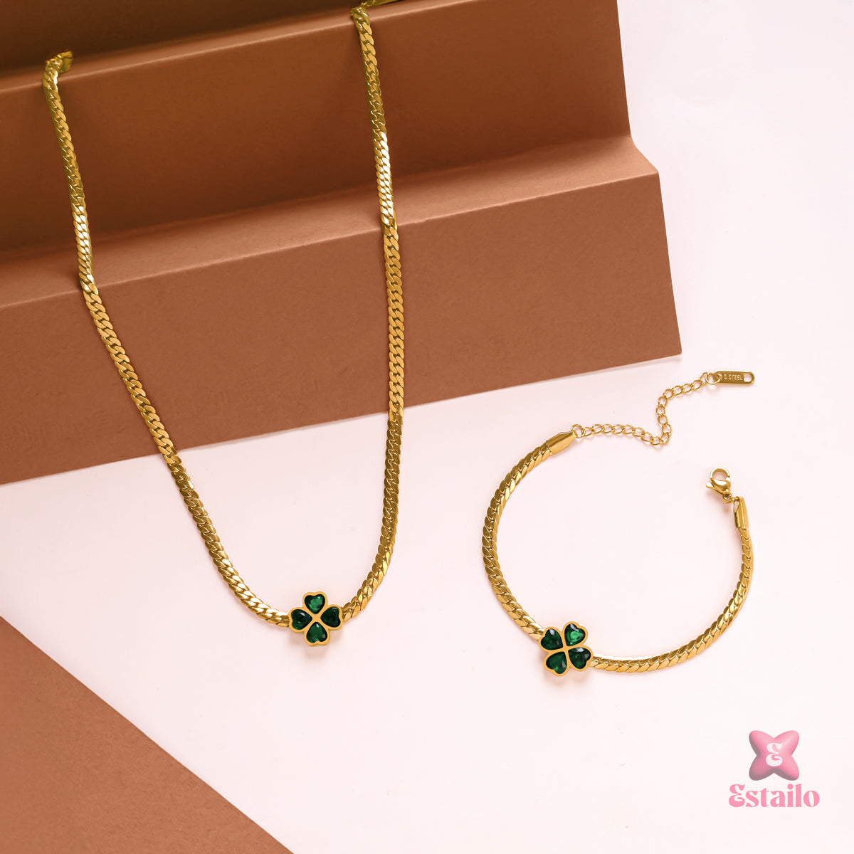 Emerald Clover Necklace Set