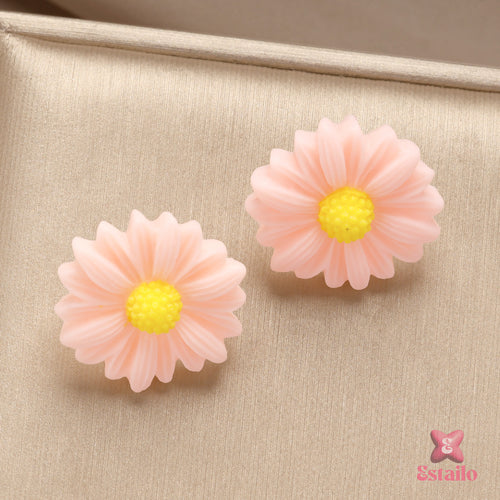 Blushing Daisy Studs Earrings
