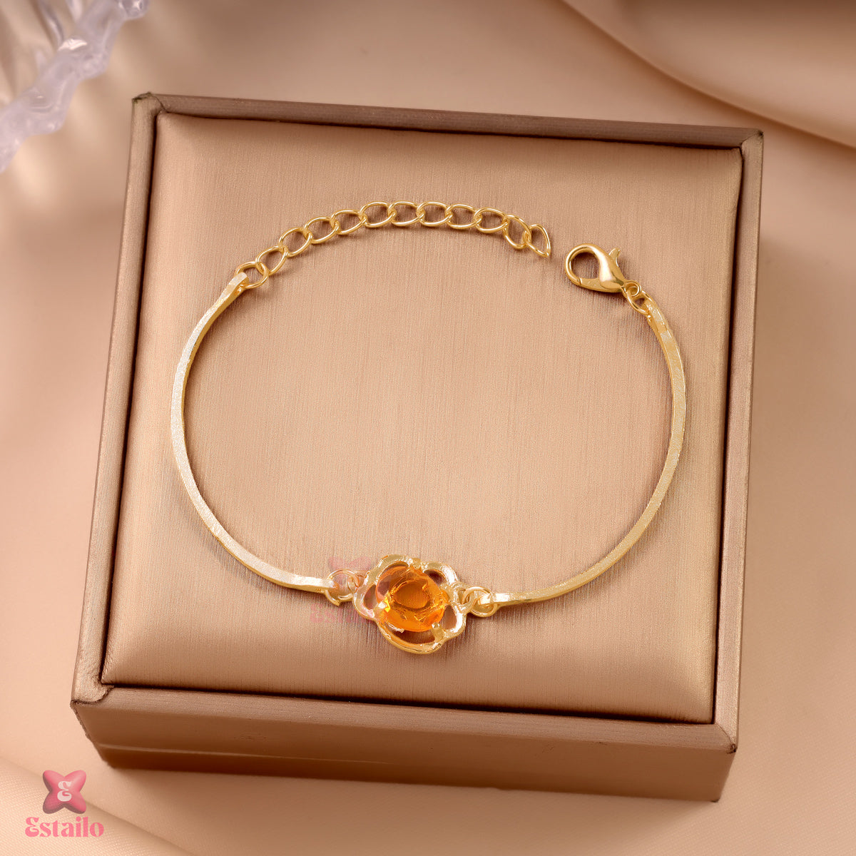 Amore Rosette Bangle