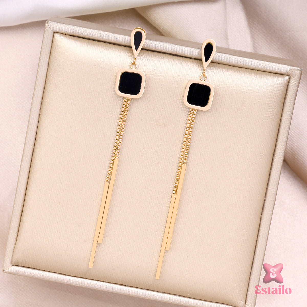 Chic Black & Gold Drops Earrings