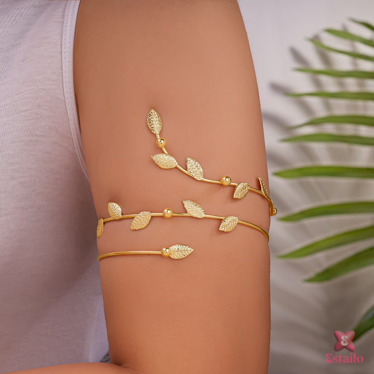 Elegant leaf Arm Cuff