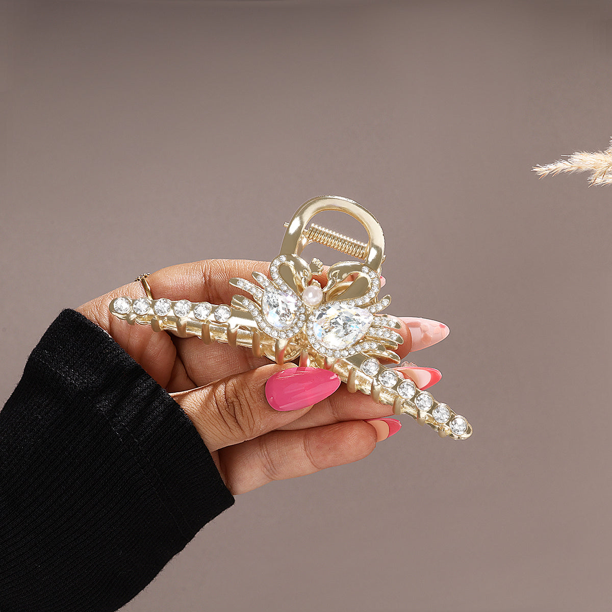 Swan Embrace Hair Claw